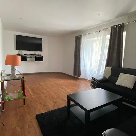 בית נופש Maison A La Campagne Grande Cuisine Tous Equipes, Grand Salon , 3 Avec Lits Doubles, Salle De Bain Et Toilettes