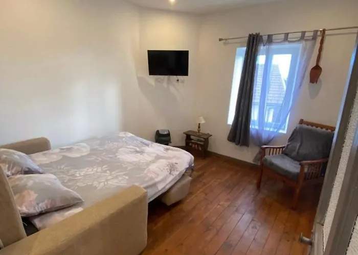 Holiday home Maison A La Campagne Grande Cuisine Tous Equipes, Grand Salon , 3 Avec Lits Doubles, Salle De Bain Et Toilettes