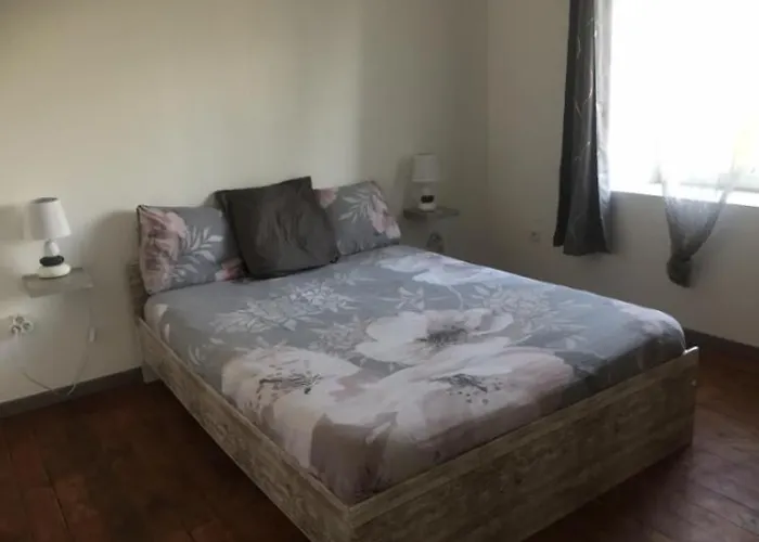 Maison A La Campagne Grande Cuisine Tous Equipes, Grand Salon , 3 Avec Lits Doubles, Salle De Bain Et Toilettes * Fournols