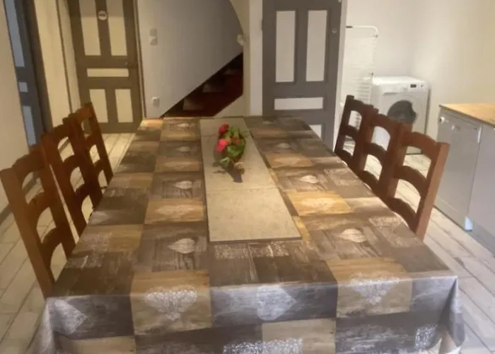 Maison A La Campagne Grande Cuisine Tous Equipes, Grand Salon , 3 Avec Lits Doubles, Salle De Bain Et Toilettes Holiday home