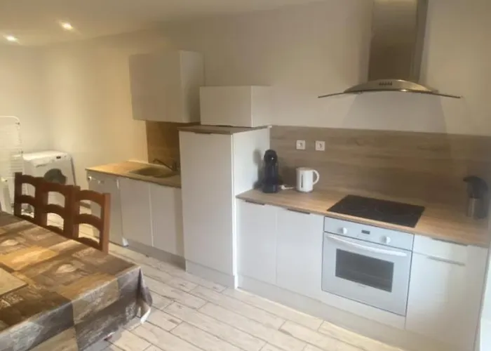 Maison A La Campagne Grande Cuisine Tous Equipes, Grand Salon , 3 Avec Lits Doubles, Salle De Bain Et Toilettes Holiday home Fournols